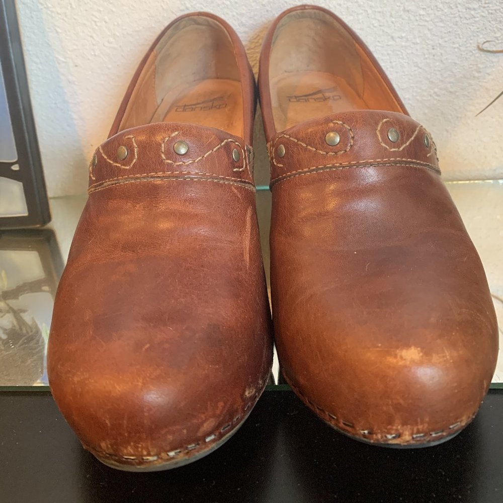Dansko wood stacked heel clog Sz 8 rich brown